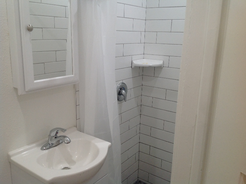 933 18th St #C - Photo 3 of 5