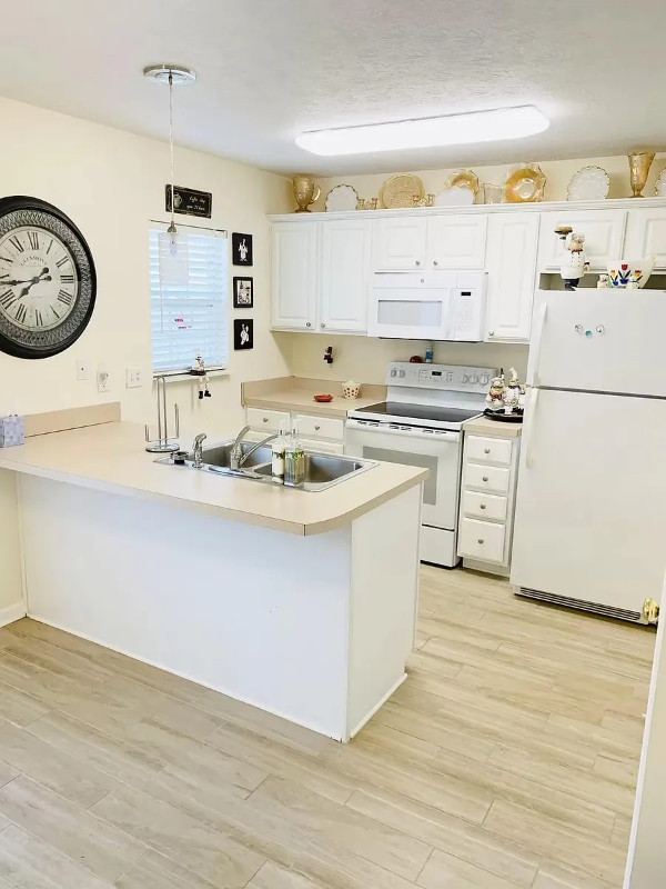 903 Seven Oaks Blvd - Photo 2 of 13