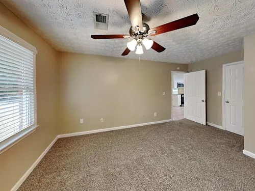 256 Palms Ln Sw - Photo 5 of 12