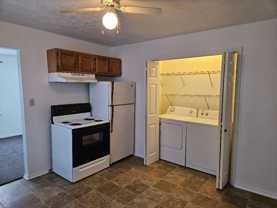 2124 1/2 W Jackson St - Photo 1 of 1