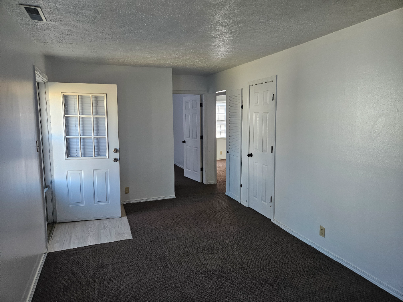 2124 1/2 W Jackson St - Photo 5 of 14