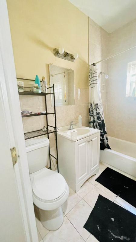 2329 N Park Ave #C5 - Photo 7 of 11