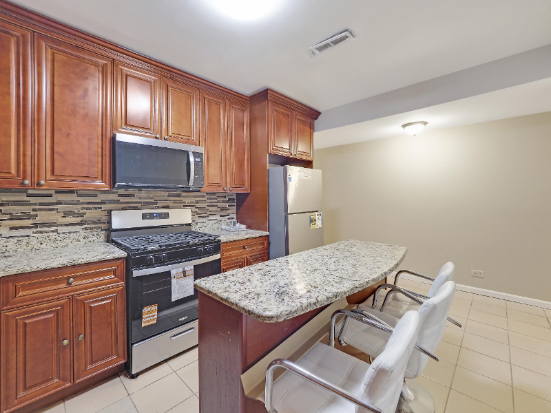 4942 N Sheridan Rd #4 - Photo 3 of 15