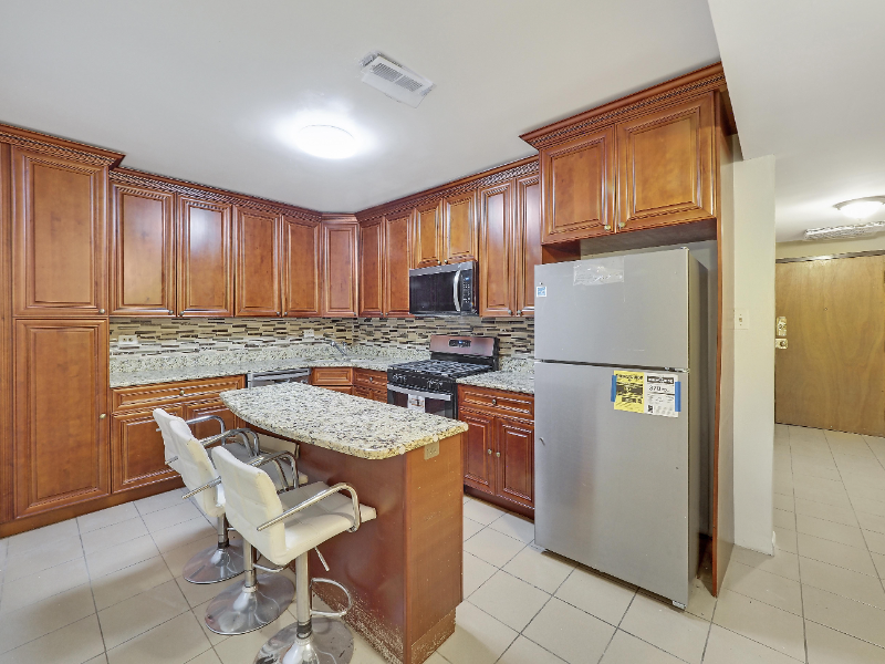 4942 N Sheridan Rd #4 - Photo 4 of 15