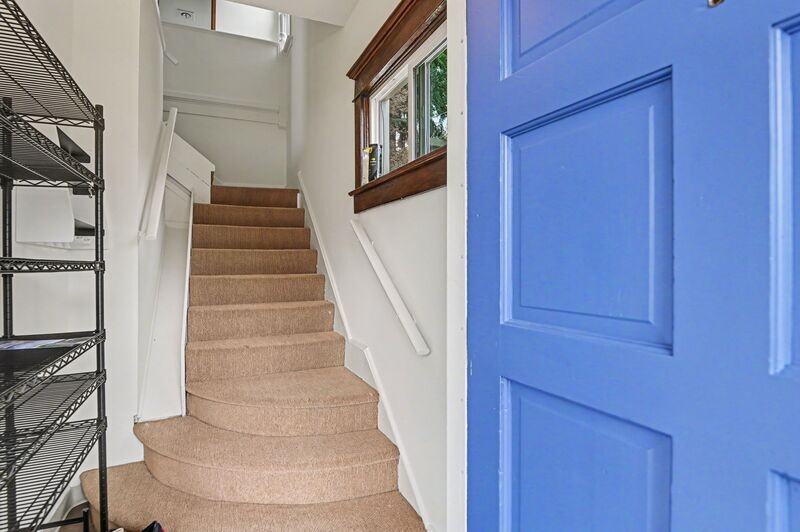 5525 Woodlawn Ave N - Photo 6 of 28