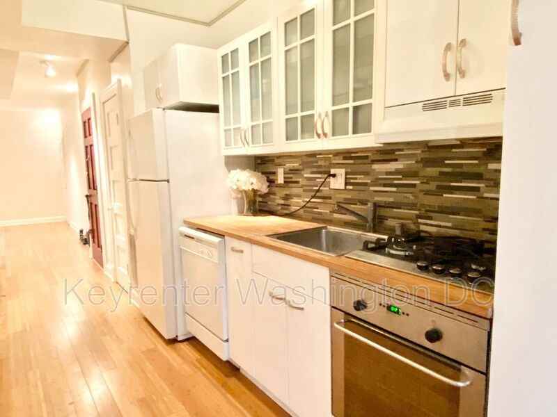 1204 Holbrook St Ne #4 - Photo 2 of 20