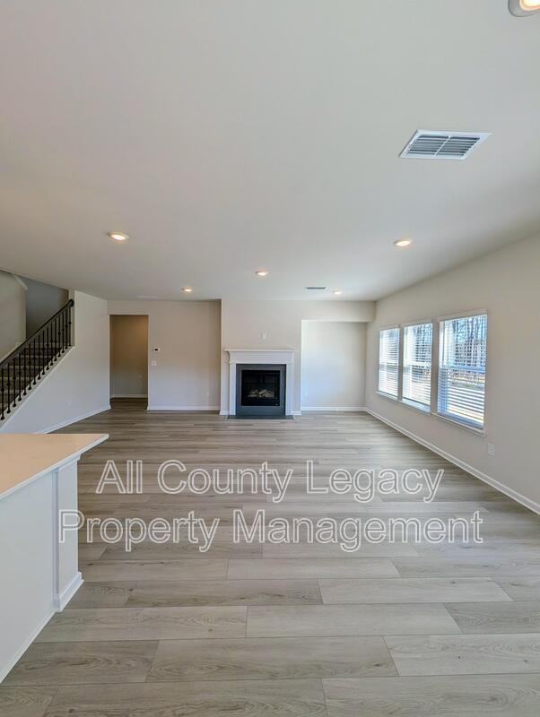 461 Tallulah Ln - Photo 2 of 16