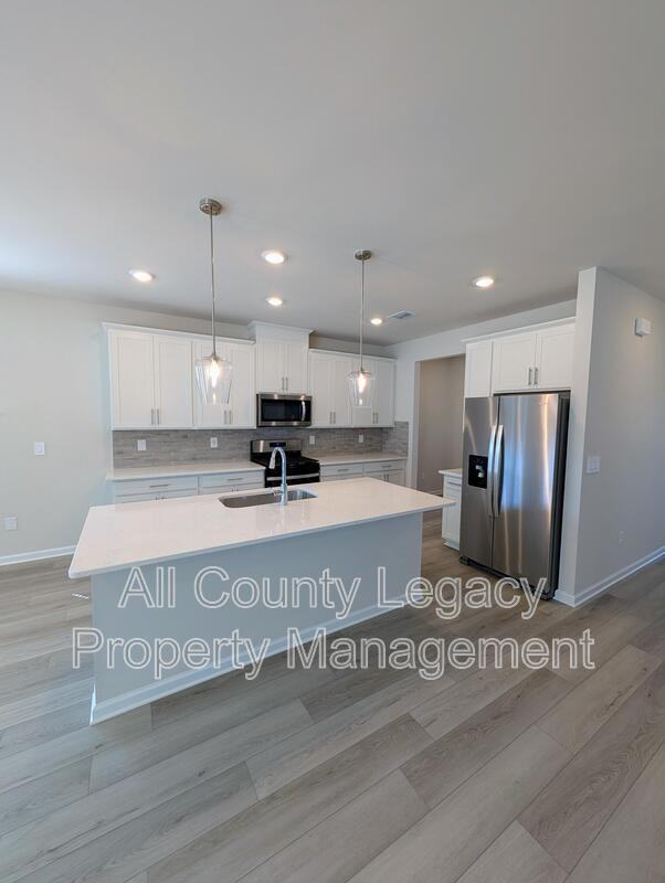 461 Tallulah Ln - Photo 3 of 16