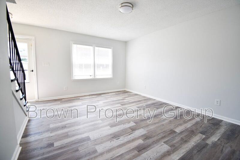 2113 Grand Prix Dr #T - Photo 3 of 5