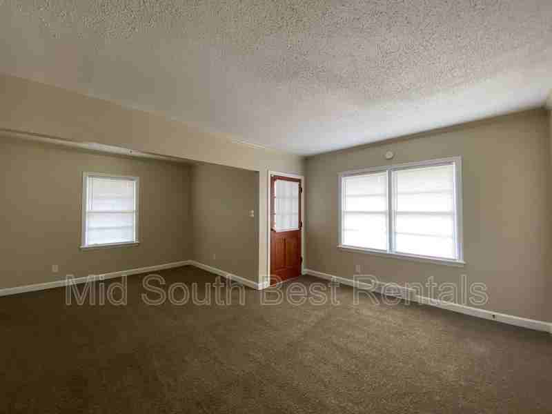 1882 Driftwood Ave - Photo 2 of 15