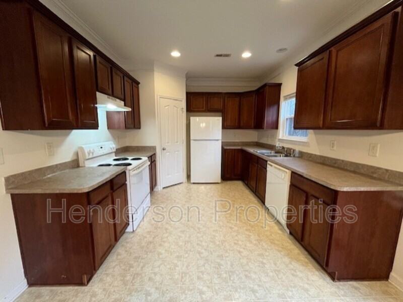 4104 Less Traveled Trl - Photo 2 of 19