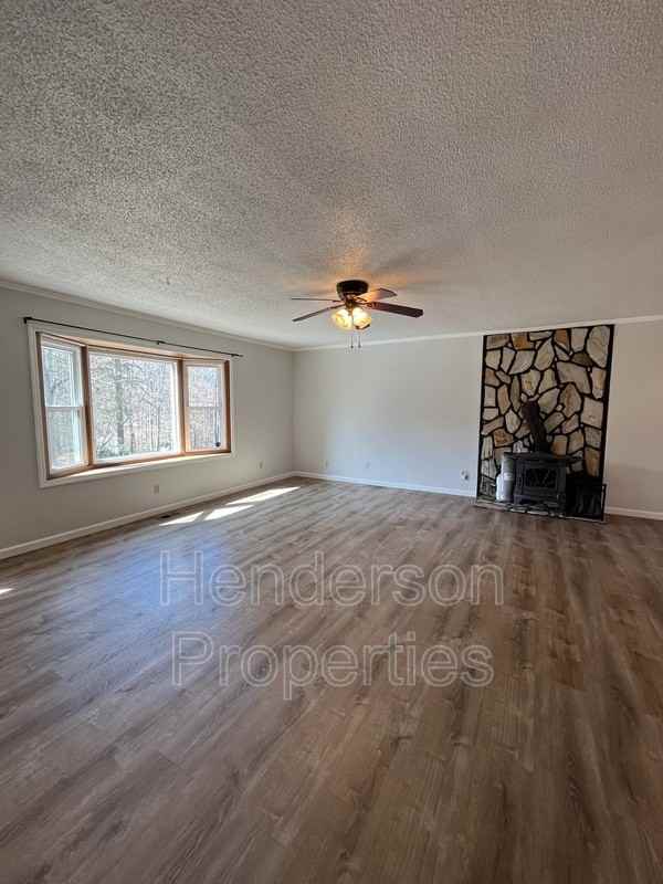 3236 Beaman Ave - Photo 4 of 12