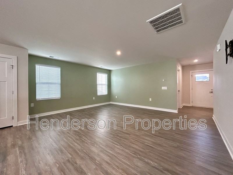 5427 Hughesdale Dr - Photo 6 of 29