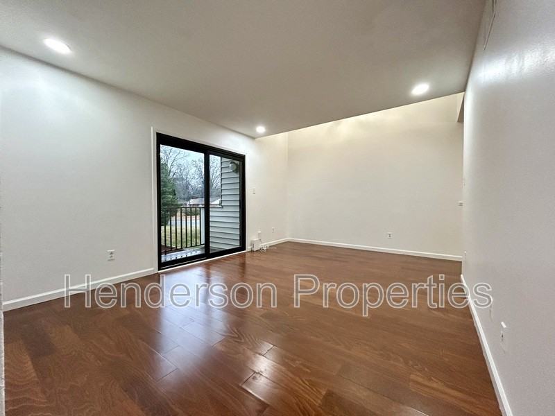 1625 Merry Oaks Rd #D - Photo 5 of 24