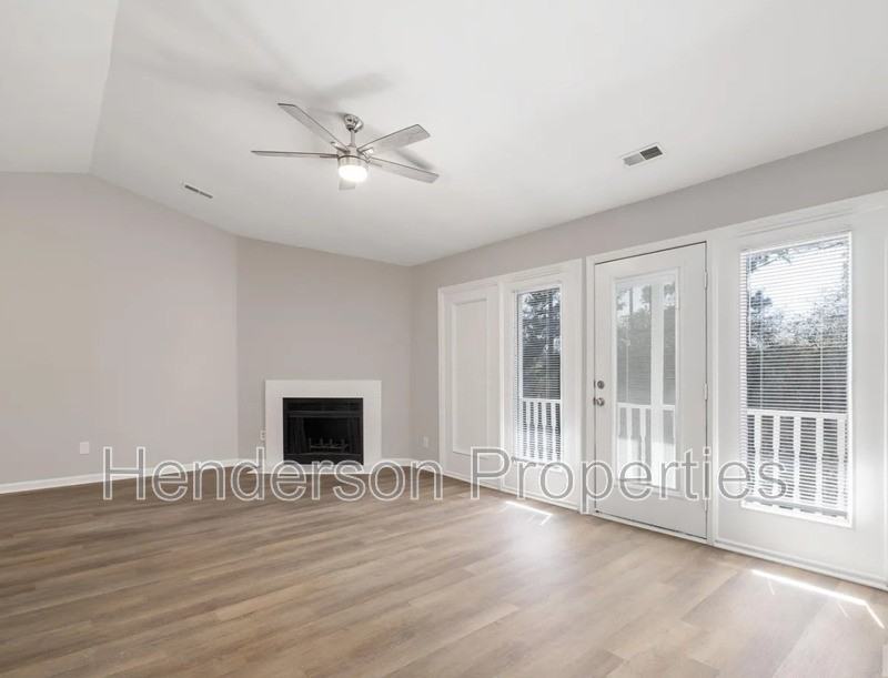 6142 Meadow Rose Ln - Photo 5 of 23