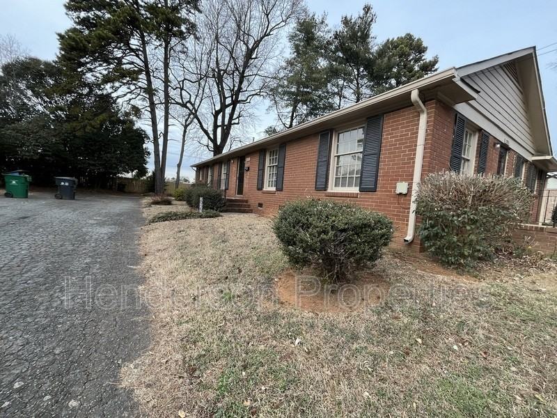 2923 Amity Garden Ct - Photo 2 of 16