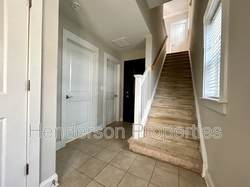 1920 Lela Ave - Photo 4 of 35