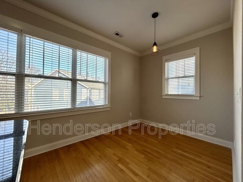 1920 Lela Ave - Photo 7 of 35