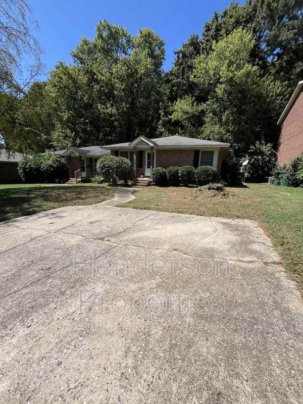 4811 Malibu Dr - Photo 2 of 11