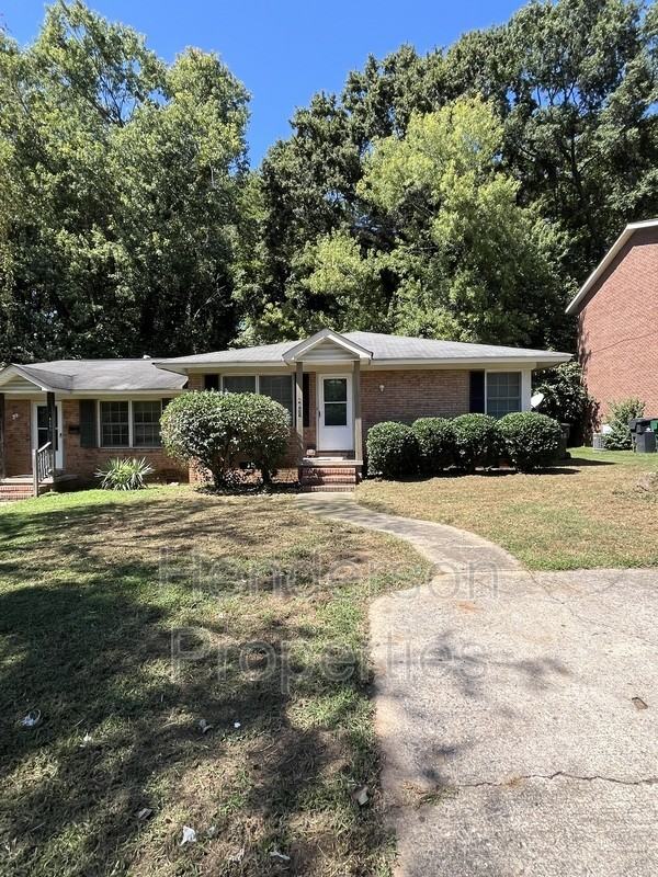 4811 Malibu Dr - Photo 3 of 11