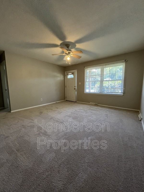 4811 Malibu Dr - Photo 5 of 11