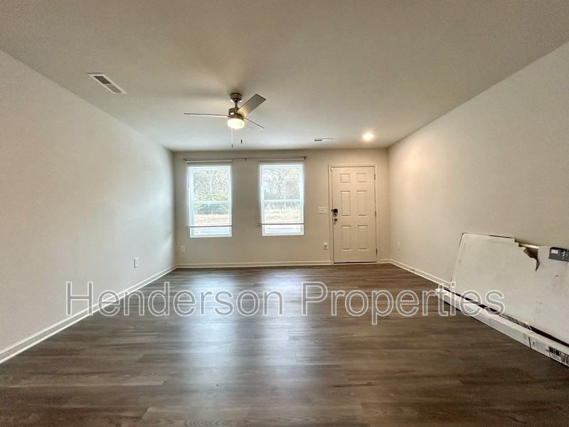 137 Villa Ln - Photo 6 of 19