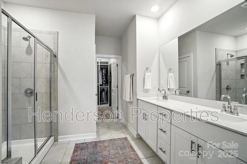 3140 Seville St - Photo 7 of 13