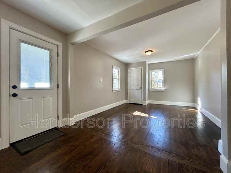 217 Skyland Ave - Photo 4 of 26