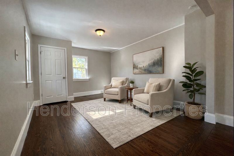 217 Skyland Ave - Photo 5 of 26