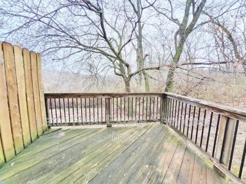 4530 Willow Ave - Photo 3 of 17