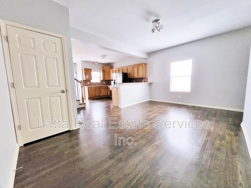 4530 Willow Ave - Photo 4 of 17