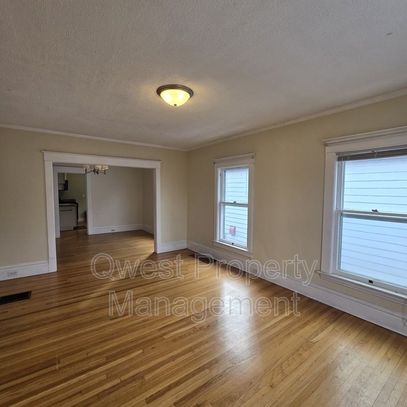 1128 Fulton St E - Photo 5 of 7