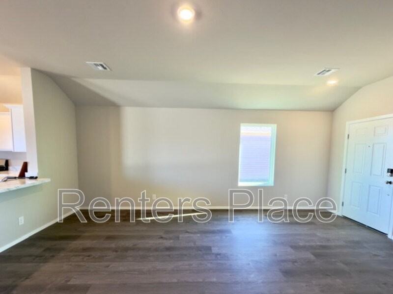 1008 W Lawton Rd - Photo 2 of 15