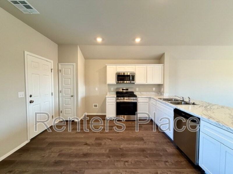 1114 Raven Dr - Photo 2 of 16