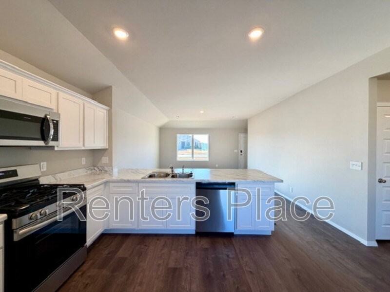 1114 Raven Dr - Photo 3 of 16