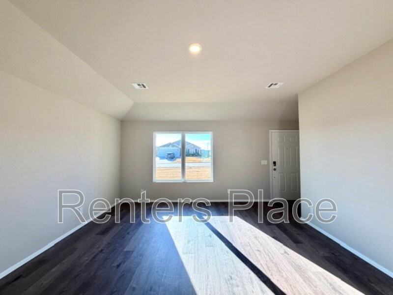 1114 Raven Dr - Photo 6 of 16