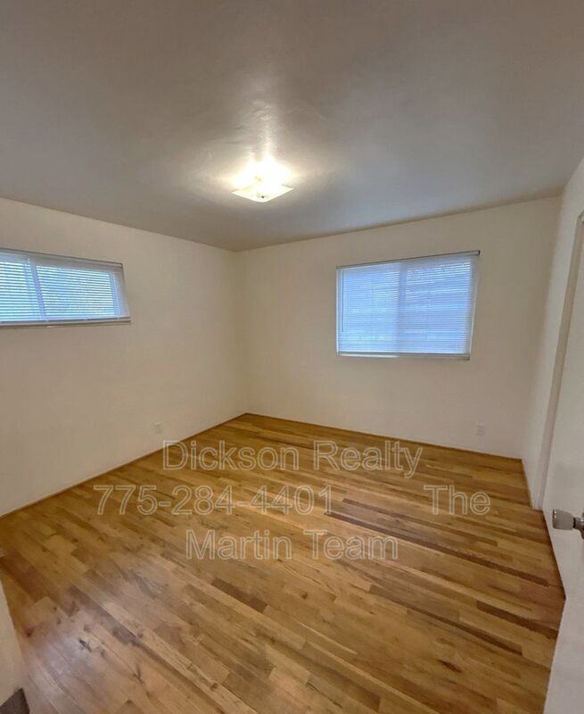 240 18th St - Photo 7 of 13