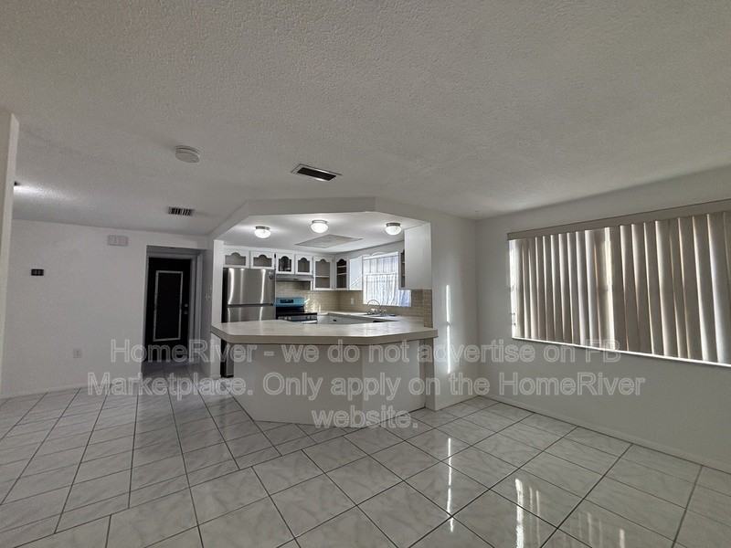 1629 Dartmouth Dr - Photo 2 of 33