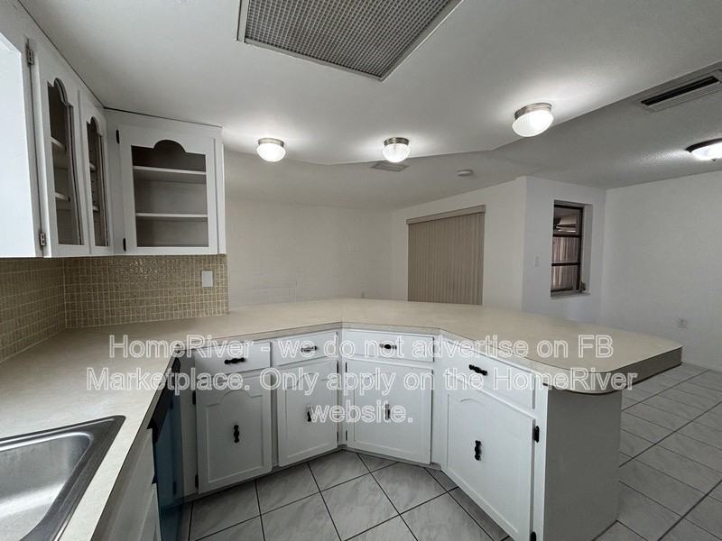 1629 Dartmouth Dr - Photo 5 of 33