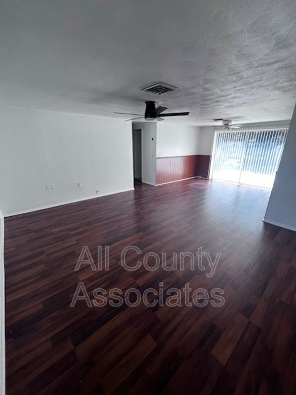 5316 Seahorse Dr - Photo 4 of 14