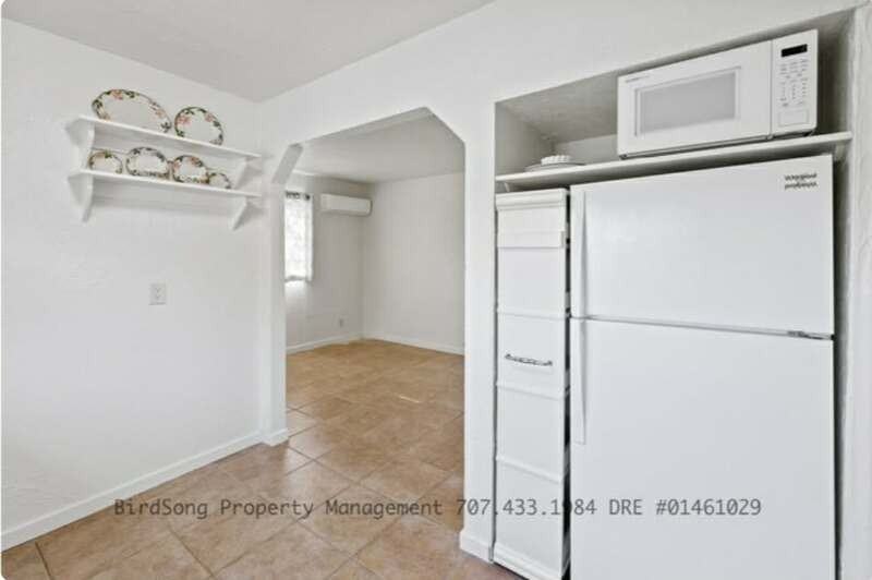 1660 Jennings Ave - Photo 6 of 16