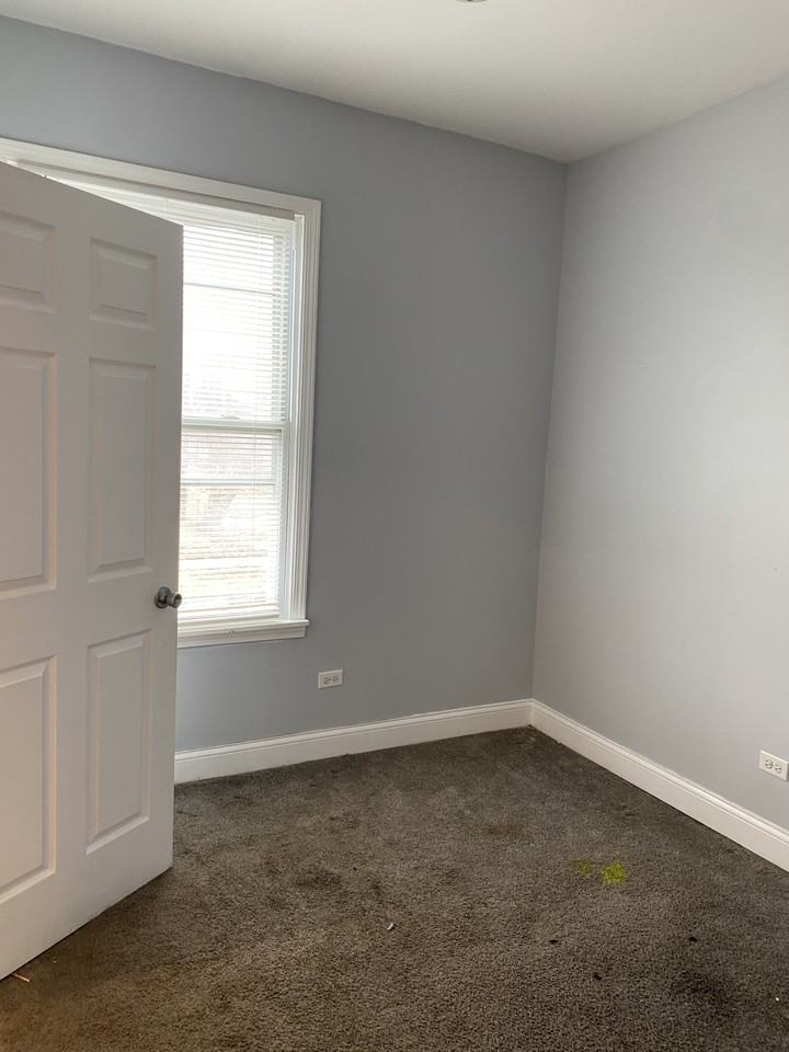 153 North Menard Avenue #2 - Photo 5 of 8