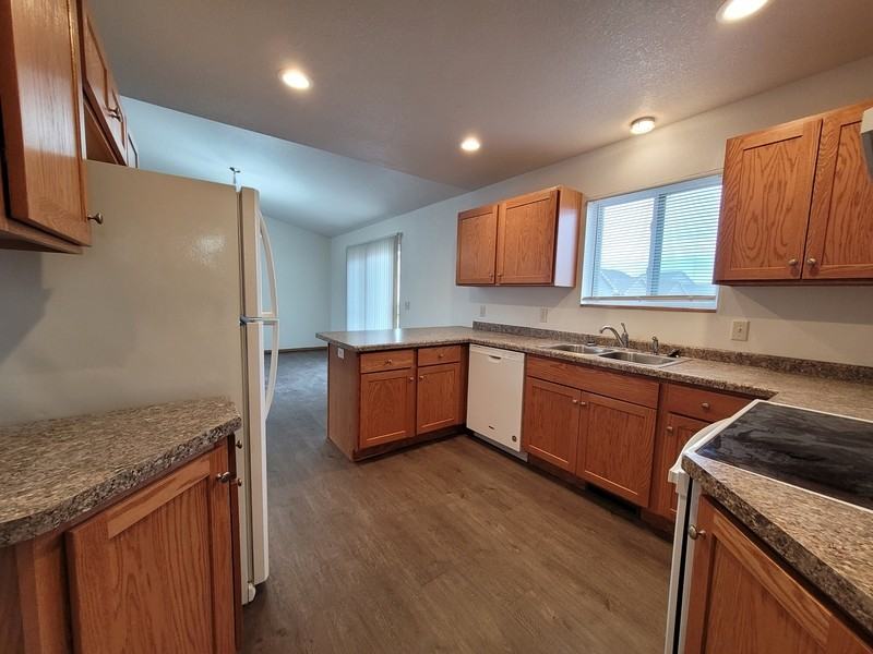 1233 Northwood Dr - Photo 4 of 11