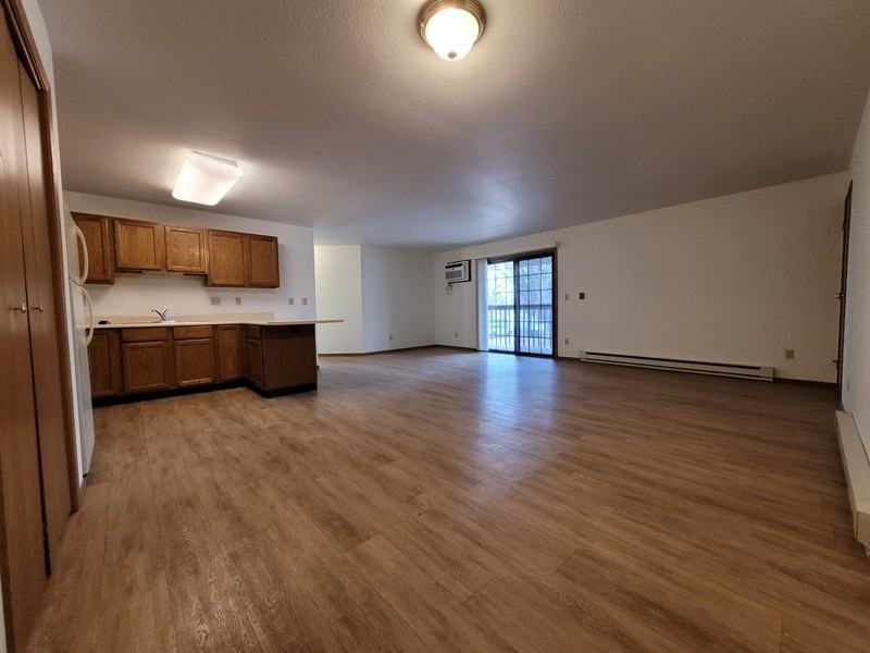 230 Robbins St - Photo 3 of 8