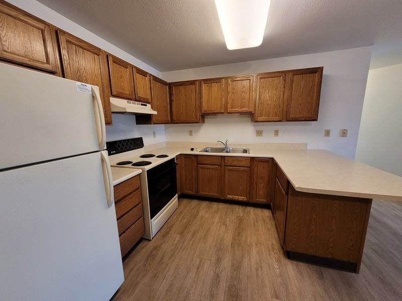 230 Robbins St - Photo 5 of 8