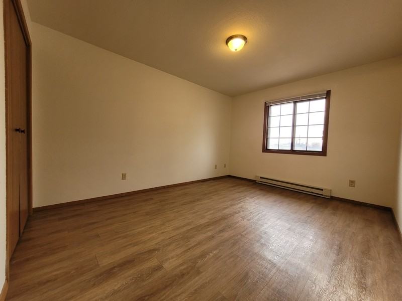 230 Robbins St - Photo 7 of 8