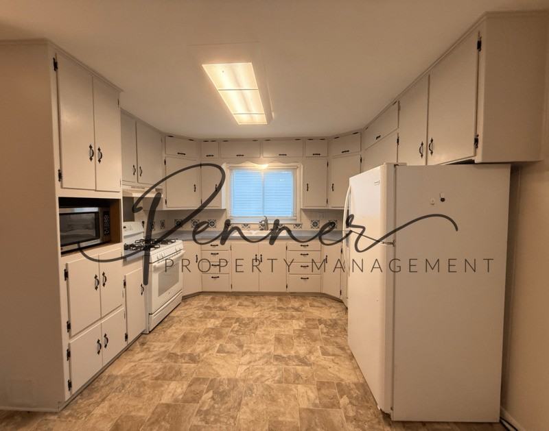 1212 W 26th St S - Photo 4 of 12