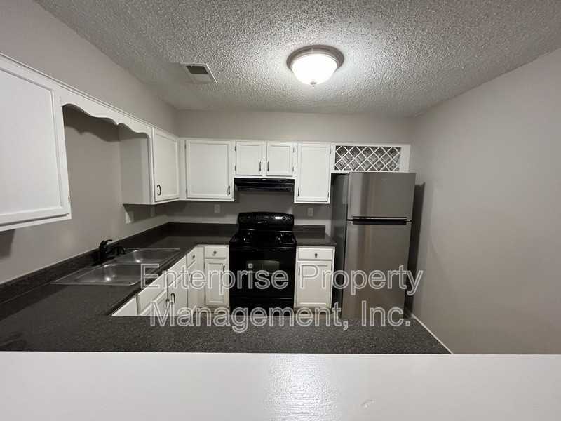 4135 Tunbridge Pl - Photo 4 of 17