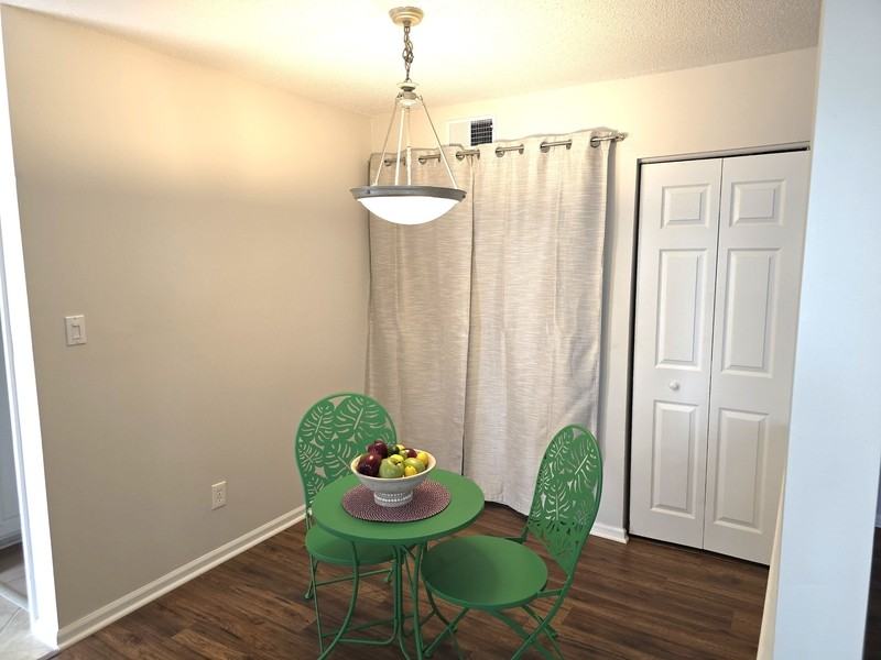 2811 Edridge Ct #202 - Photo 6 of 25