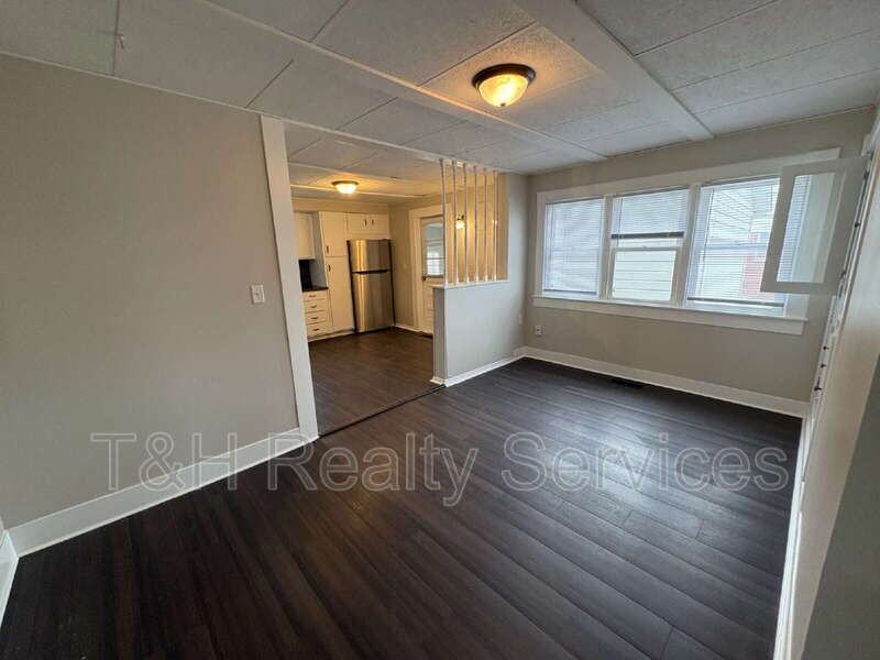 706 School St - Photo 4 of 22